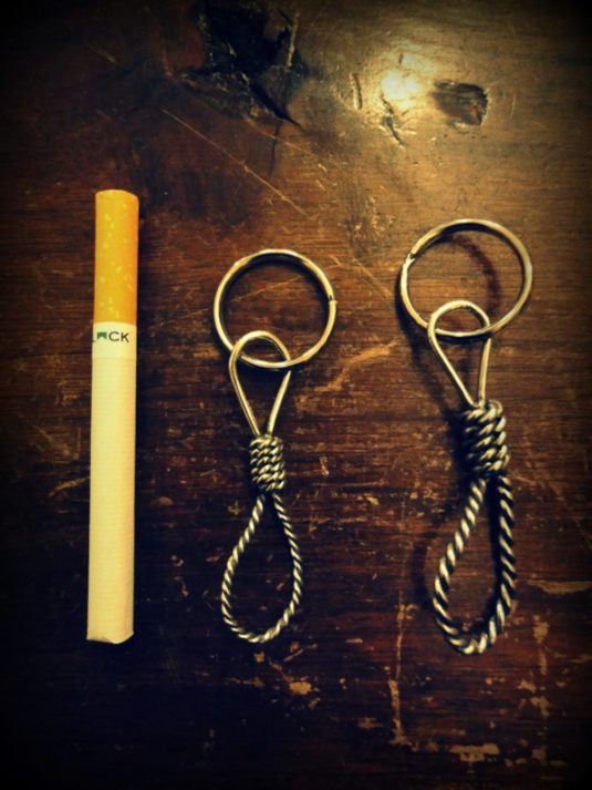GNARLY GALLERY Button Accessories“Noose”