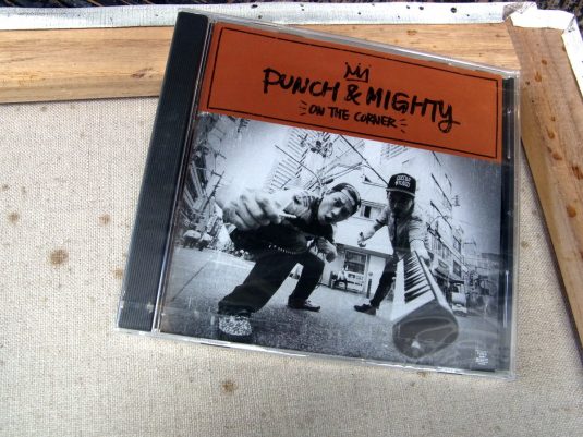 ON THE CORNER / PUNCH&MIGHTY