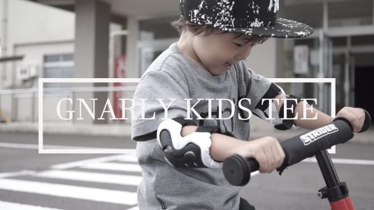 【PV】GNARLY KIDS TEE